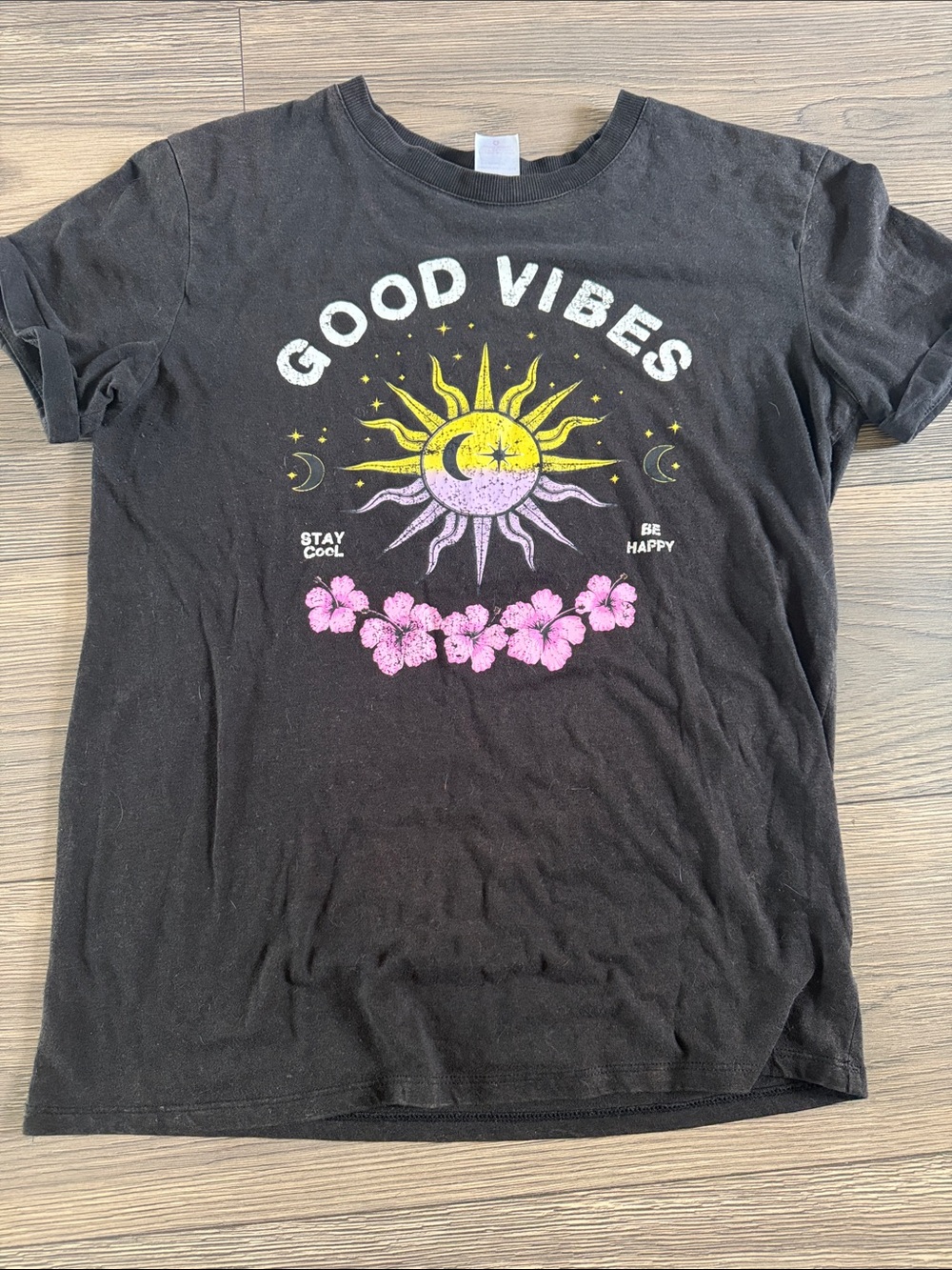 No Boundaries Black Graphic Tee with Yellow Sun and Pink Flowers